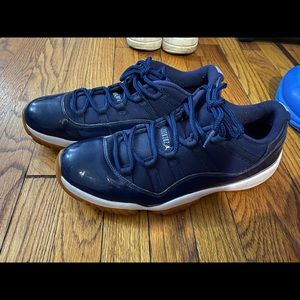 Air Jordan 11 retro low navy gum